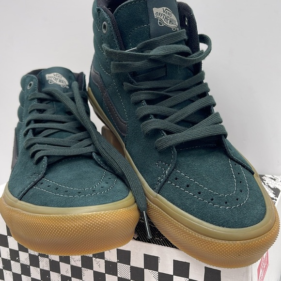 Vans Men’s Skate Sk8-Hi Green/Gum
VN0A2Z3317P
Sneakers - Picture 5 of 16